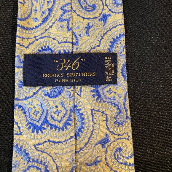 Brooks Brothers Other - Blue & Yellow Brooks Brothers Tie Brooks Brothers Other - Blue & Yellow Brooks Brothers Tie